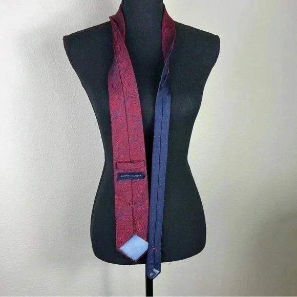 Tommy Hilfiger Men’s Red Navy Blue Paisley Tie - Picture 5 of 8